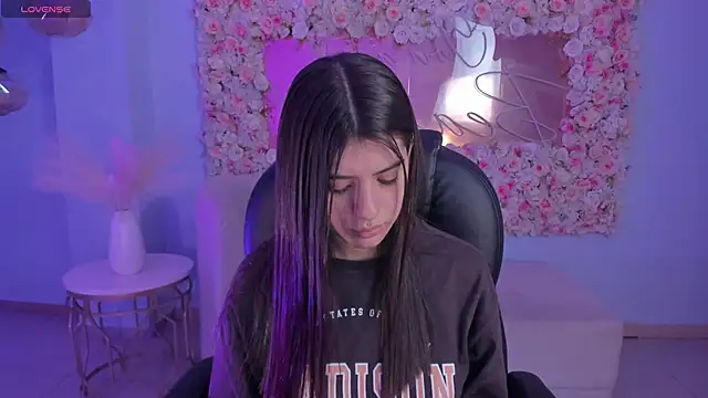 AlessiaCorleone  online show from 12.12.24