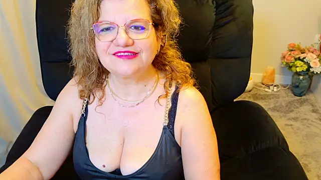 Snapshot of maggiemilff chatting on 05.18.26 maggiemilff online show from 05.18.26
