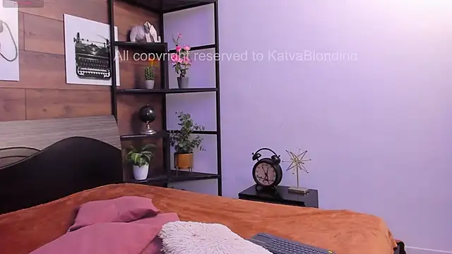 Snapshot of KatyaBlonding chatting on 10.22.25 KatyaBlonding online show from 10.22.25