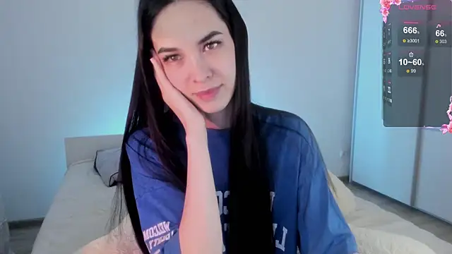 Snapshot of 666kisses chatting on 12.22.24 666kisses online show from 12.22.24