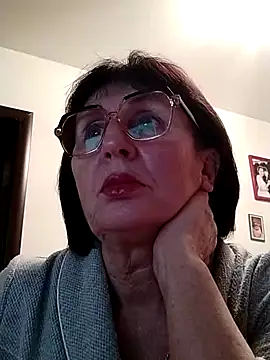 AlbinaXPretty online show from 12.11.24