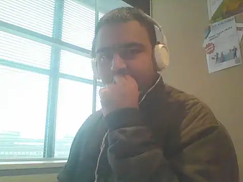 Snapshot of JohnBond009 chatting on 01.20.25 JohnBond009 online show from 01.20.25