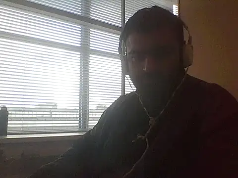 Snapshot of JohnBond009 chatting on 03.12.25 JohnBond009 online show from 03.12.25