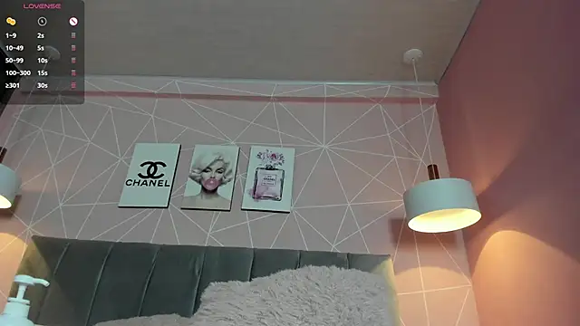 dolly zoe online show from 12.03.24