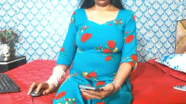 nikitahot3 online show from 10.17.25