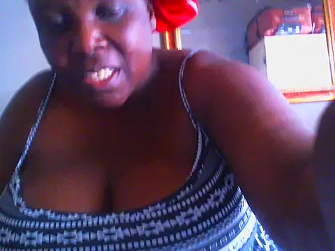 Snapshot of Grannygeexx chatting on 12.04.25 Grannygeexx online show from 12.04.25
