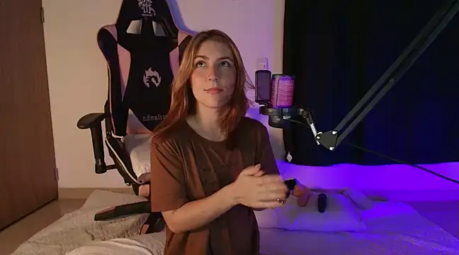 Snapshot of Dakotaa_ chatting on 03.10.25 Dakotaa online show from 03.10.25