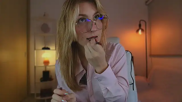 Dakotaa  online show from 10.20.25