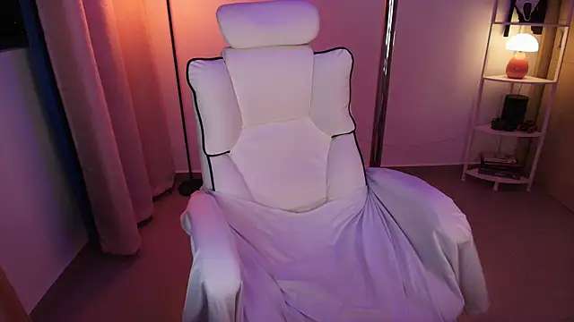 Dakotaa  online show from 12.14.25