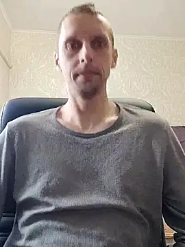 Snapshot of Yrikos1 chatting on 10.10.25 Yrikos1 online show from 10.10.25