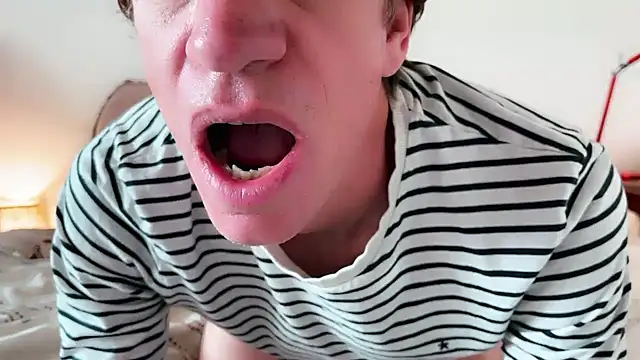 Snapshot of smoothboyx chatting on 12.03.24 smoothboyx online show from 12.03.24