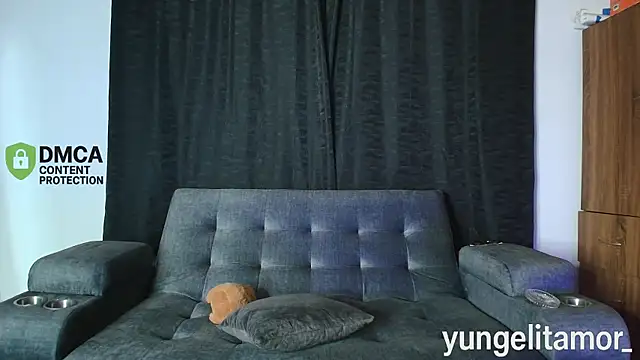 yungelitamor  online show from 10.11.25