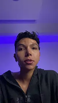 xhenisa  online show from 01.15.26