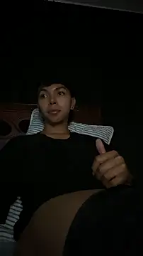 xhenisa  online show from 02.05.26