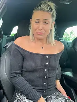 petrouchkaaa  online show from 04.12.26