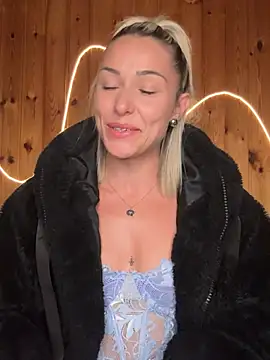 petrouchkaaa  online show from 04.16.26