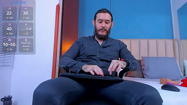 Snapshot of jeanpiere_ chatting on 10.21.25 jeanpiere online show from 10.21.25