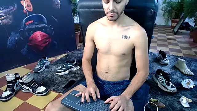 cutehornymax online show from 04.08.26