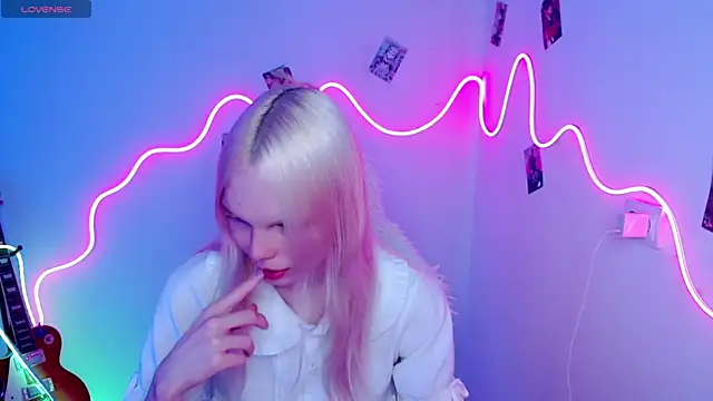 Emily Nyaffee online show from 10.16.25