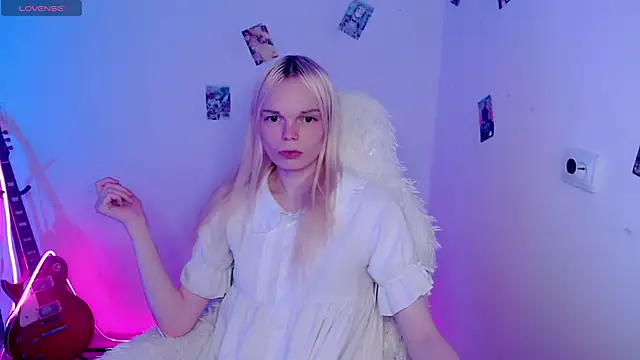 Emily Nyaffee online show from 11.25.25