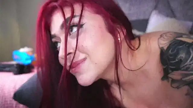 Snapshot of babesamanta chatting on 12.28.24 babesamanta online show from 12.28.24