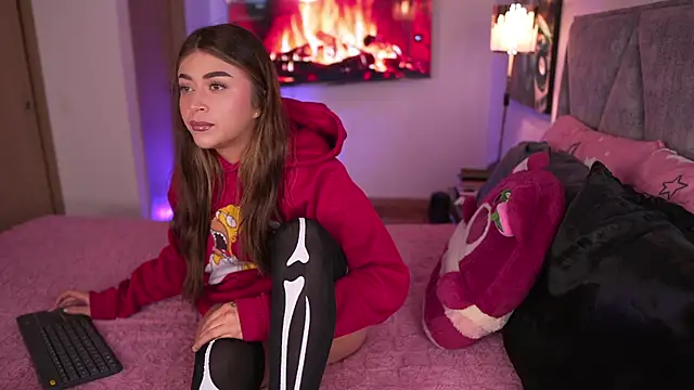 Snapshot of babesamanta chatting on 10.13.25 babesamanta online show from 10.13.25