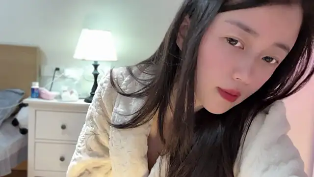 Snapshot of A-xena chatting on 02.04.25 A-xena online show from 02.04.25