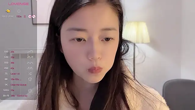 Snapshot of A-xena chatting on 03.05.25 A-xena online show from 03.05.25