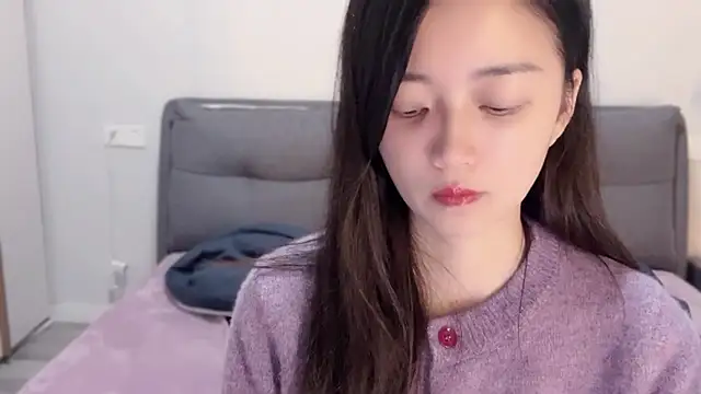 Snapshot of A-xena chatting on 03.05.25 A-xena online show from 03.05.25