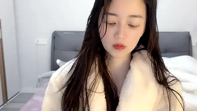 Snapshot of A-xena chatting on 03.08.25 A-xena online show from 03.08.25