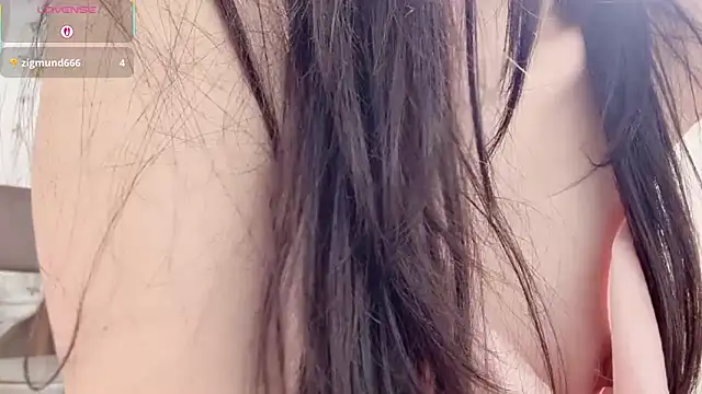 Snapshot of A-xena chatting on 09.14.25 A-xena online show from 09.14.25