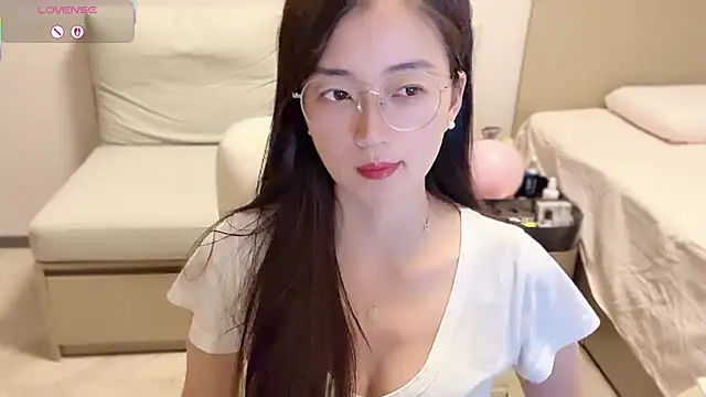 Snapshot of A-xena chatting on 09.24.25 A-xena online show from 09.24.25