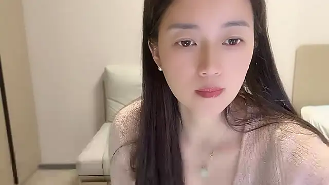 Snapshot of A-xena chatting on 10.18.25 A-xena online show from 10.18.25