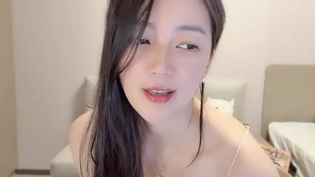 Snapshot of A-xena chatting on 10.21.25 A-xena online show from 10.21.25