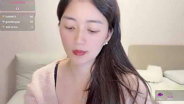 Snapshot of A-xena chatting on 10.25.25 A-xena online show from 10.25.25