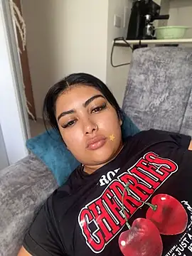 NatashaBrown12 online show from 04.14.26