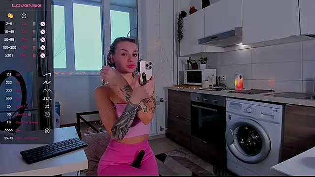 MissLovex online show from 02.04.25