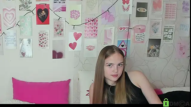 Snapshot of little_radiant_sun chatting on 10.27.25 little radiant sun online show from 10.27.25