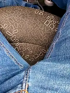 Snapshot of hotman8209 chatting on 10.27.25 hotman8209 online show from 10.27.25