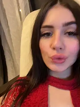 Snapshot of SofiaLaLight chatting on 12.19.24 SofiaLaLight online show from 12.19.24