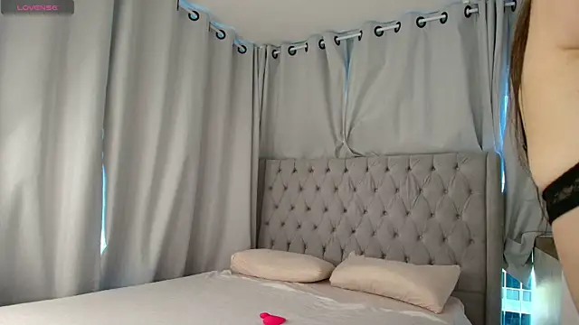 Skinny Alice online show from 04.16.26