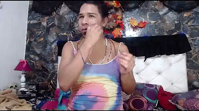 Snapshot of DesireDirtyTS__ chatting on 10.01.25 DesireDirtyTS online show from 10.01.25