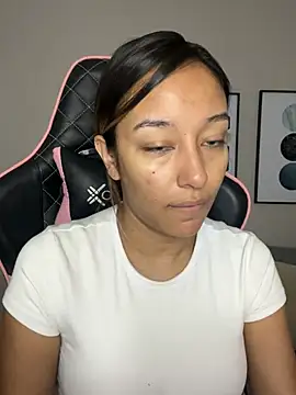 DianaHopson online show from 02.15.25