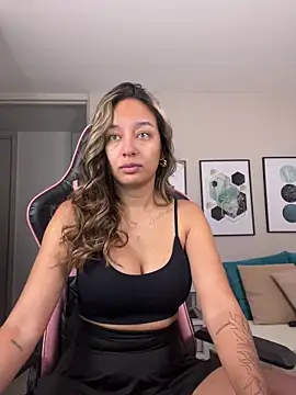 DianaHopson online show from 11.04.25