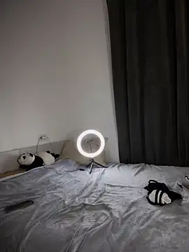 Snapshot of Ella_Charm chatting on 10.12.25 Ella Charm online show from 10.12.25