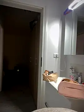 Snapshot of Ella_Charm chatting on 11.02.25 Ella Charm online show from 11.02.25