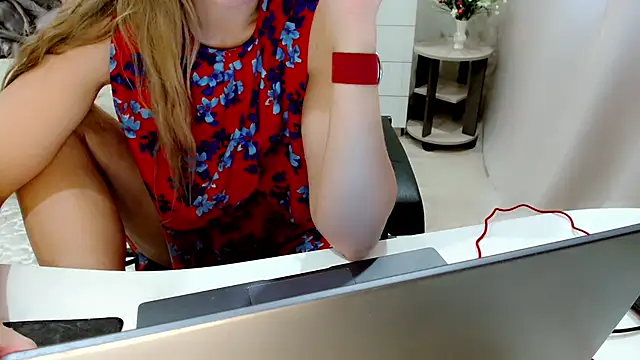 EveLove33 online show from 10.14.25