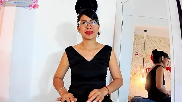 BRITANY WELLS  online show from 03.05.26