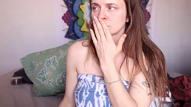 Snapshot of xxpixeyxx chatting on 02.25.25 xxpixeyxx online show from 02.25.25