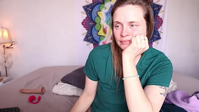 Snapshot of xxpixeyxx chatting on 03.01.25 xxpixeyxx online show from 03.01.25